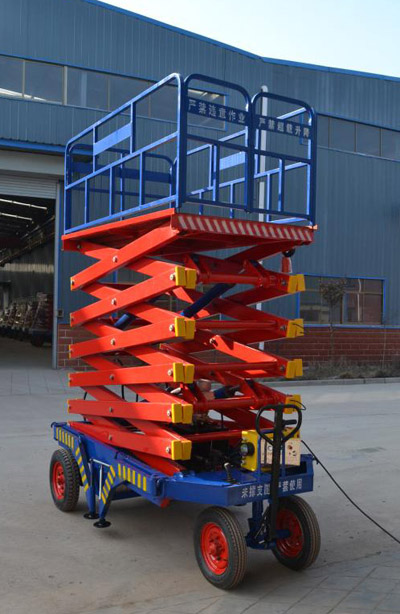 自行(háng)式升降機